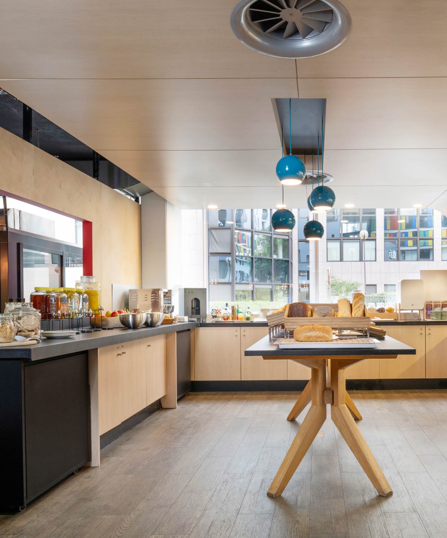 Breakfast area at Pestana Brussels Schuman, hotel in Brussels near the European Parliament