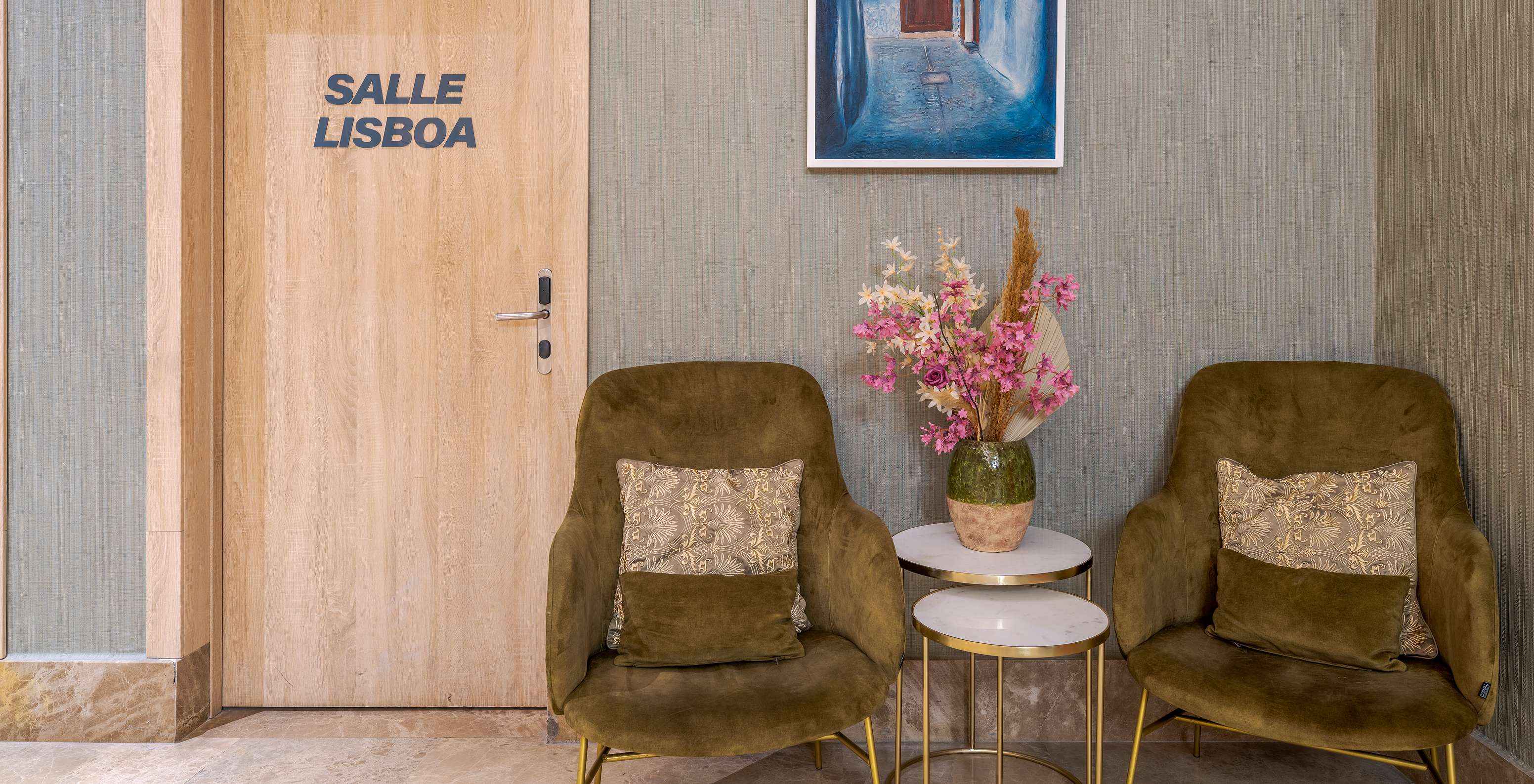 El Pestana Tanger City Center con Suites y Apartamentos en Tánger tiene una decoración elegante con sofás de terciopelo