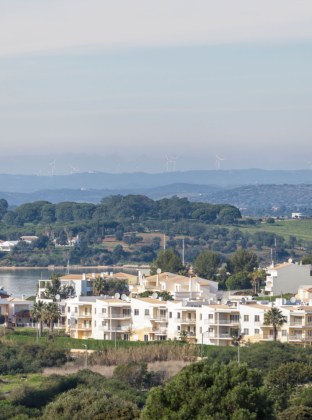 El Apartamento T1 Vista Jardín del Pestana Alvor Atlântico tiene vista al jardín, edificios y casas cercanas al hotel