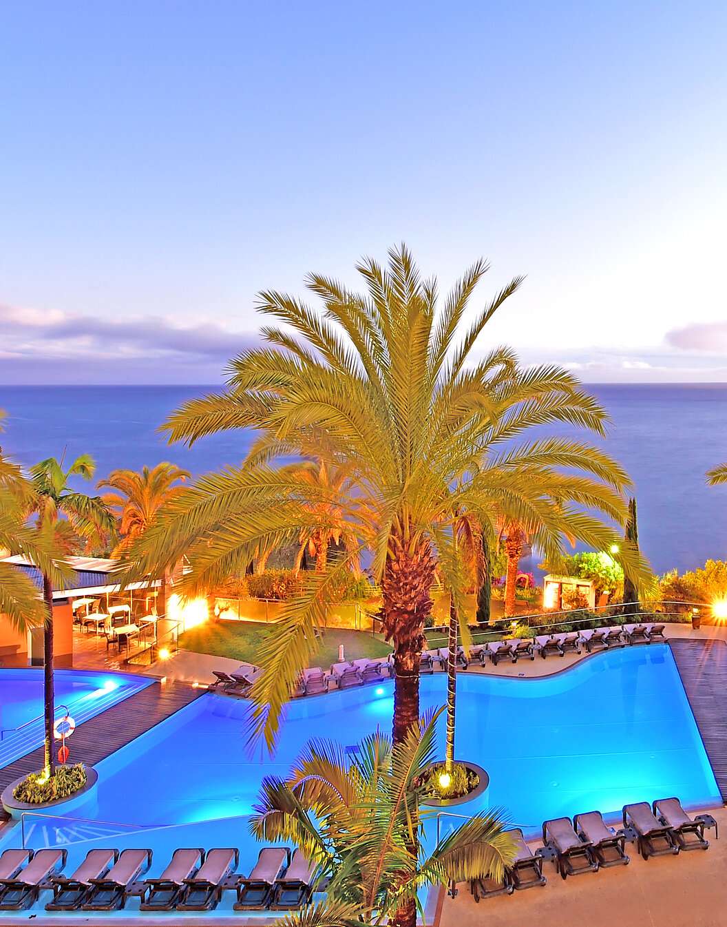 Zwembad Pestana Promenade, hotel op Madeira, nabij strand en Lido, met zeezicht