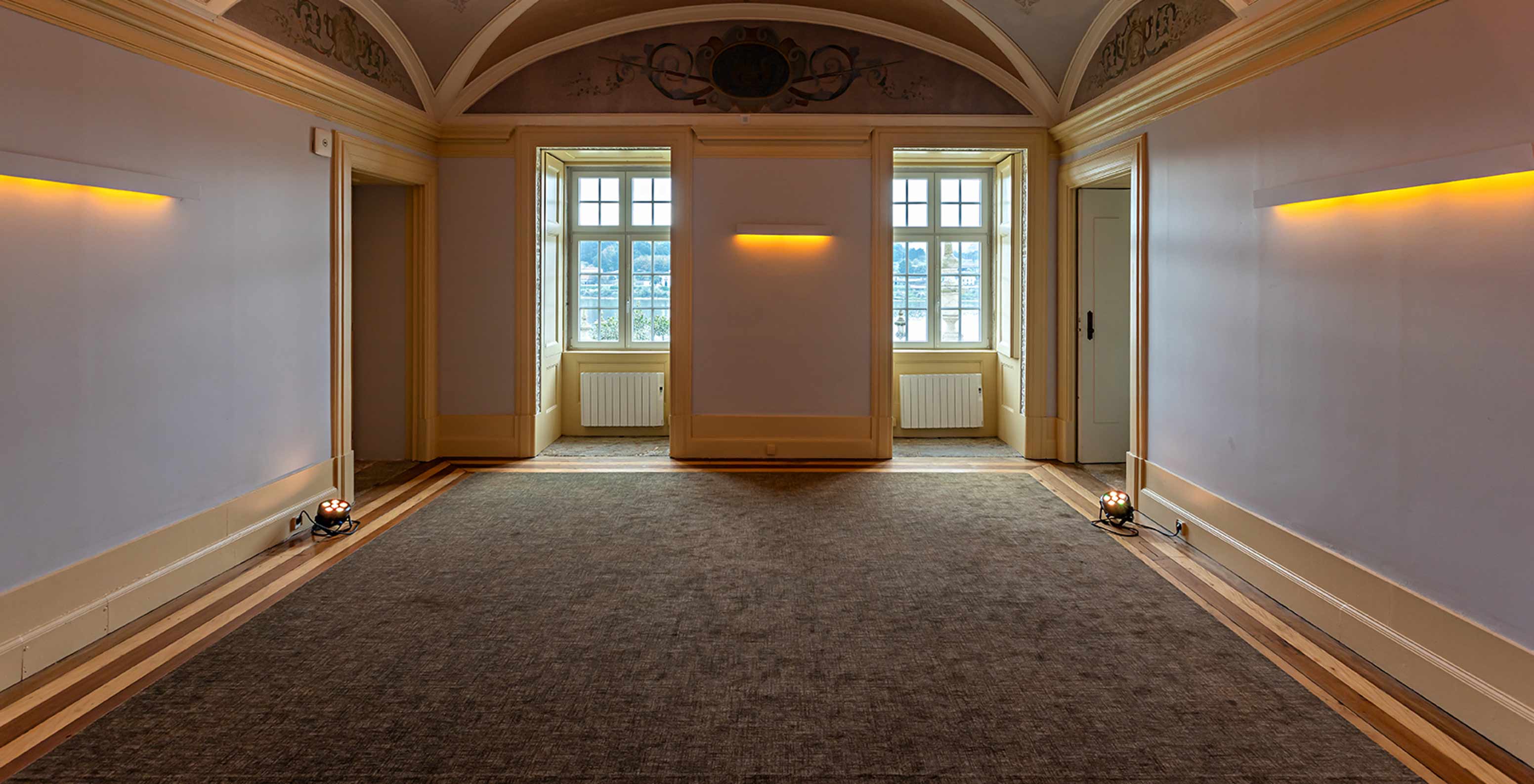 Visconde de Azurara zaal met twee ramen in Pestana Palácio do Freixo Historisch Hotel aan de rivier de Douro