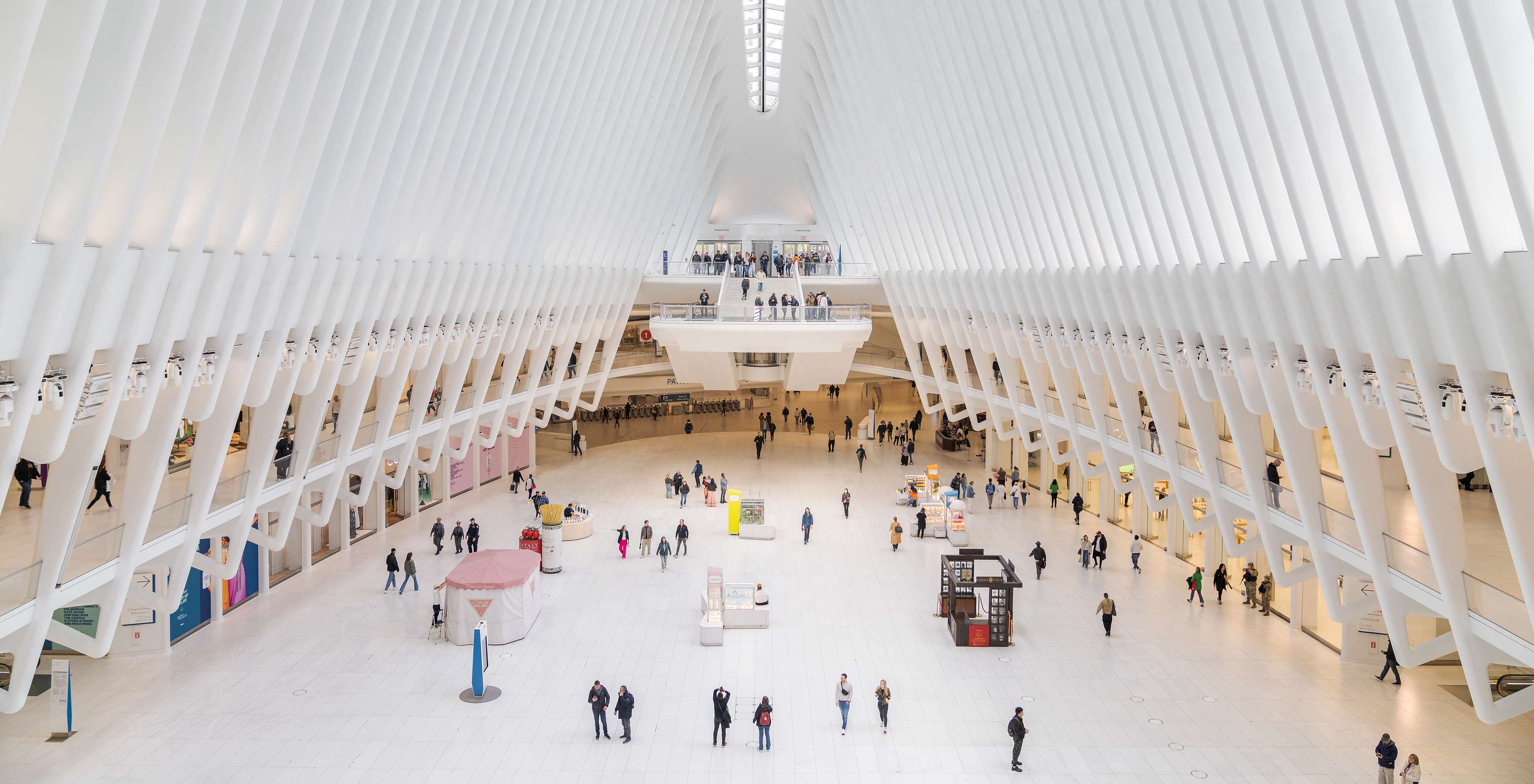 The Oculus, een station met een glazen dak in de vorm van een duif, gelegen bij het World Trade Center in New York