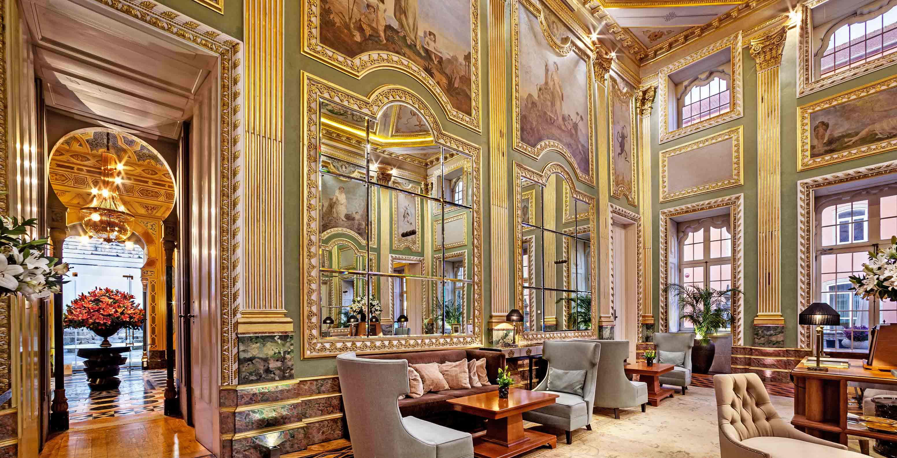 Entrada e salão principal do Pestana Palácio do Freixo, um Hotel Histórico à Beira do Rio Douro