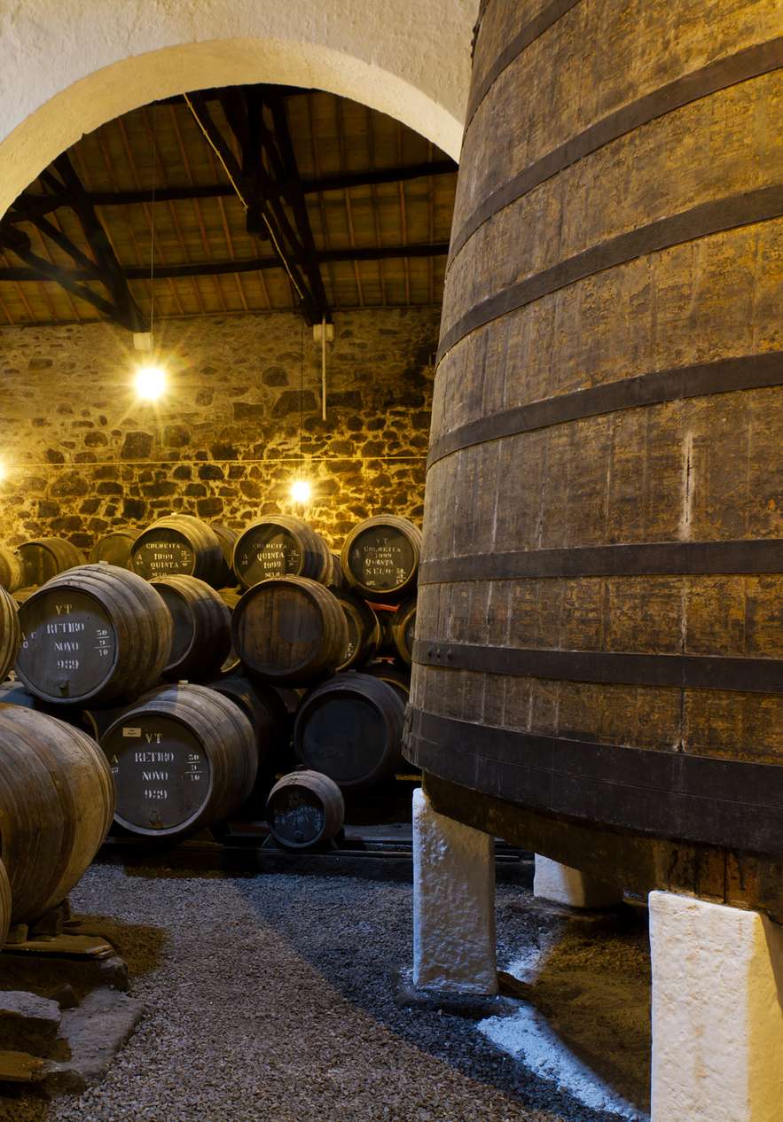 Verblijf in Pestana Vintage Porto en proef geweldige wijn in de Porto Wijnkelders met oude vaten