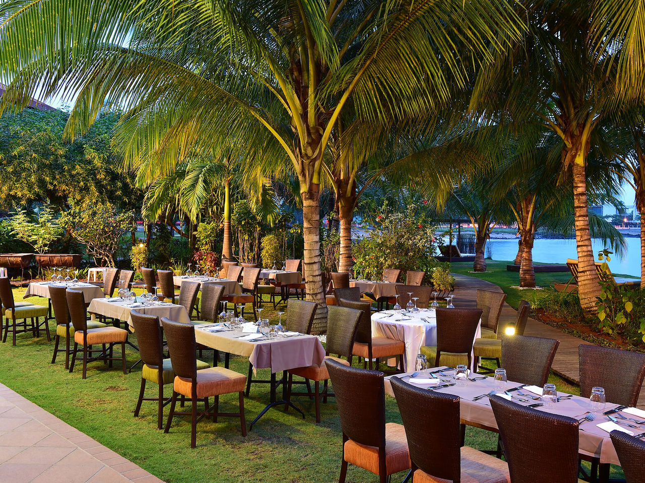 The Porto Alegre Bar, at the 5-Star Resort in São Tomé, serves a variety of dishes and snacks on the terrace by the pool